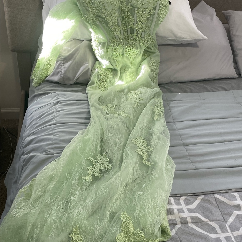 Elegant Green Lace Dress